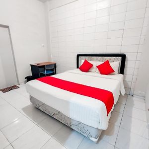 Standard Zimmer mit Kingsize-Bett